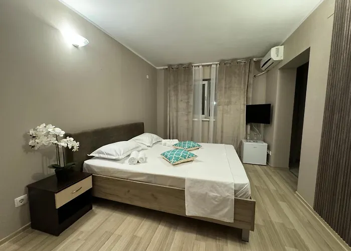 Miramare בית הארחה אפורי נורד