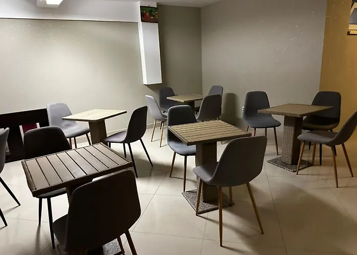 Miramare בית הארחה